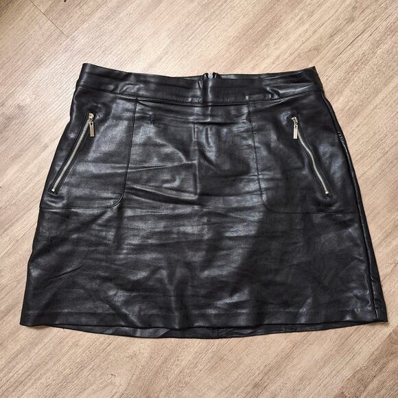 Black Faux Leather Mini Skirt With Zippered Pockets - Picture 1 of 3